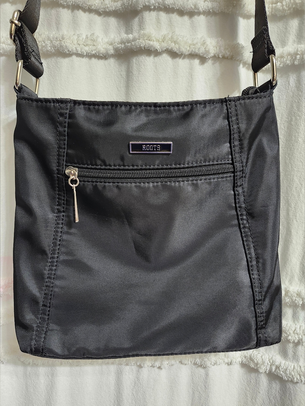 Like New, Roots Black Nylon Shoulder Crossbody Purse.